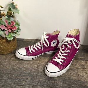 magenta converse